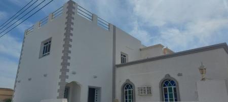 فيلا للبيع في بركاء حي العزة