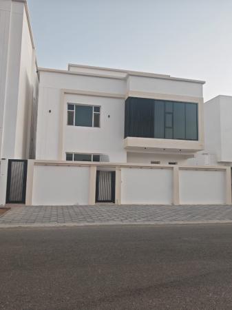 فيلا للبيع الخوض السابعة بسعرر ممتاز ومميز