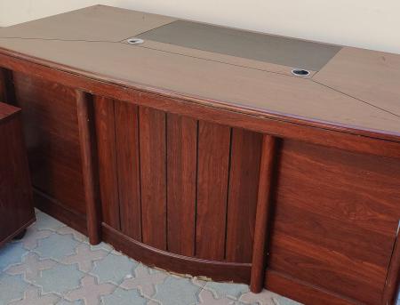 اثاث مكتب بجودة ممتازة للبيع