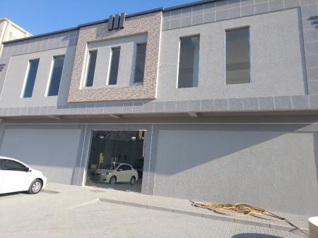 بنايه في محطة شل بالهوب تتكون من معرضين دور اول وثاني بمساحة