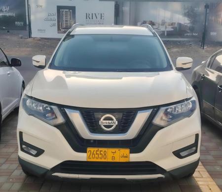 سيارة نيسان روج SV AWD 2018 وارد امريكي للبيع