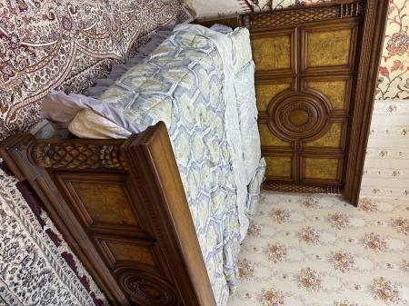 اثاث مستخدم سرير كبير