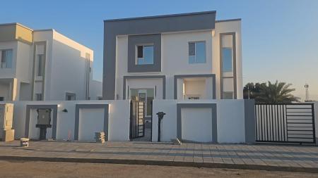 للبيع فيلا راقيه جديده في بركاء حي عاصم