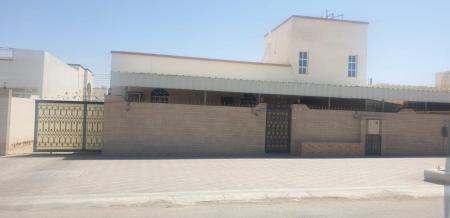 للبيع منزل ممتاز في العامرات مدينه النهضه السابعه