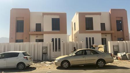 للبيع فيلتين جديدات على ارض سوبركورنر في العامرات حيم