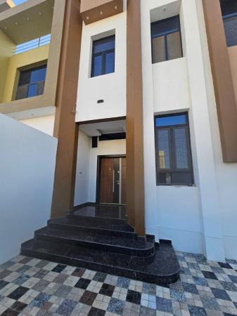 للبيع 3 فيلل جديدات في المعبيلة الجنوبية في شارع النور