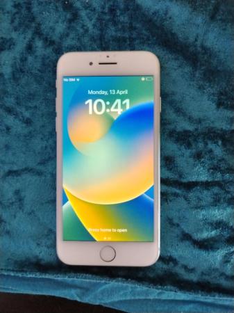 ايفون ٨ للبيع عرض لا يفوتتتتتا!!!!