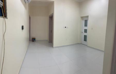 شقة للايجار في المعبيله في موقع راقي وجميل جدا وهادء