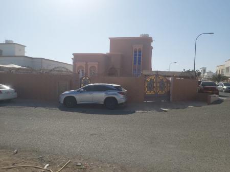 فيلا دور ارضي للبيع في المعبيلة