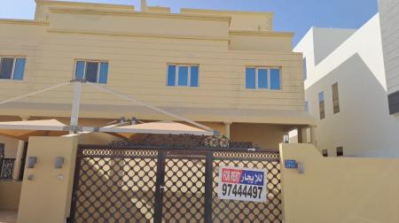 فيلا في الخوض الثالثة للايجار