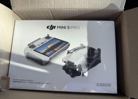 طائرة DJI Mini 5 Pro Flymore جديدة تماما ومغلفة مع جهاز تحك