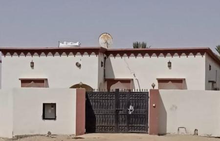 جنوب الشرقية جعلان بني بو على الظاهر خلف قلعة ال حمودة