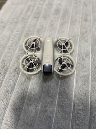 درون DJI NEO