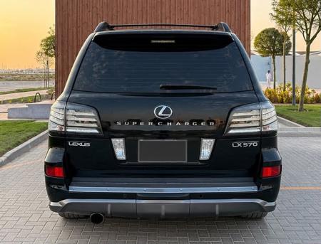 Lexus LX570