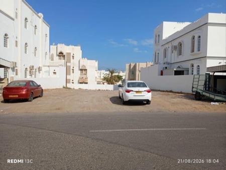 للبيع ارض سكنية في الخوير 33 ع1 وسطية