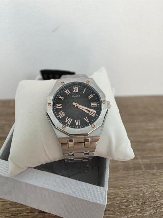 عرض قوي ساعة اصلية جديدة ماركة Guess