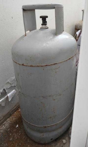 Gas cylinder