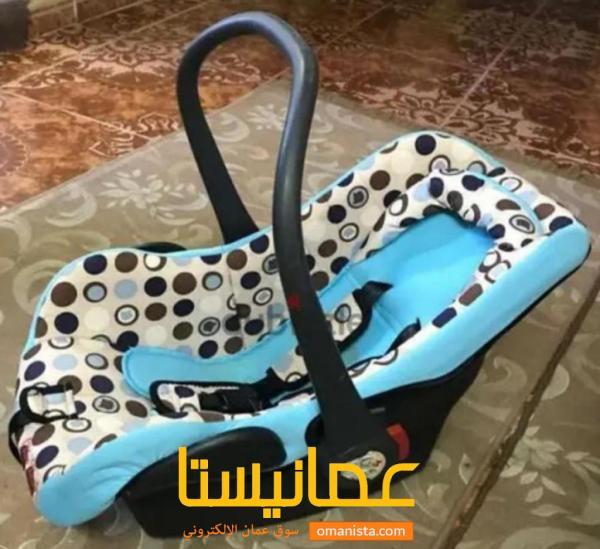 كرسي للاطفال بحالة ممتازة جدا جدا جدا جديد