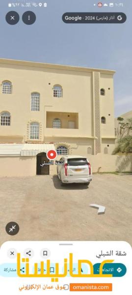 للايجار شقة واسعة وملحقين في العامرات بالقرب من مدرسة رواد العلا
