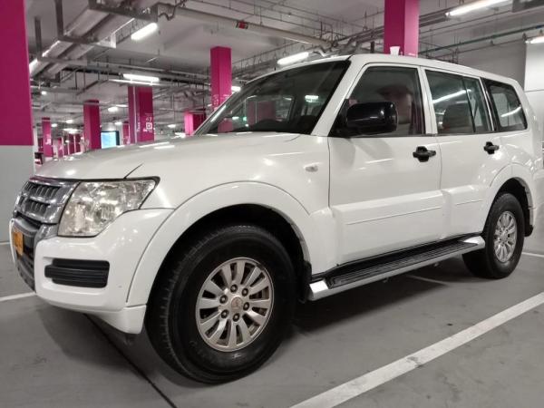 Pajero 2015 - باجيرو 2015 بحالة ممتازة